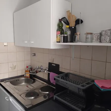 K3 Rg, Zentrale Lage, Schoene 2 Zimmer, Voll Ausgestattet! Mnichov