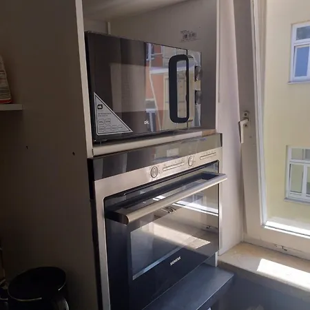 K3 Rg, Zentrale Lage, Schoene 2 Zimmer, Voll Ausgestattet! Apartmán