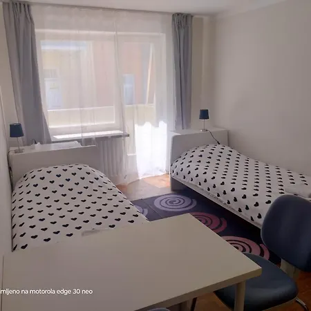 Apartmán K3 Rg, Zentrale Lage, Schoene 2 Zimmer, Voll Ausgestattet!