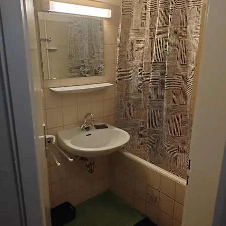 Zentrale Lage, Schoene 2 Zimmer, Voll Ausgestattet! Apartment Munich