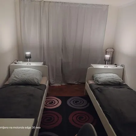 Apartment Zentrale Lage, Schoene 2 Zimmer, Voll Ausgestattet! *